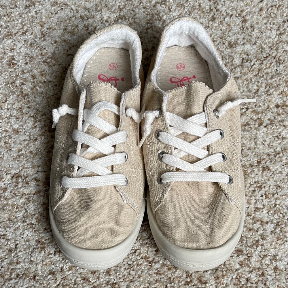 Jellypop Dallas Sneaker Tan Size 8.5